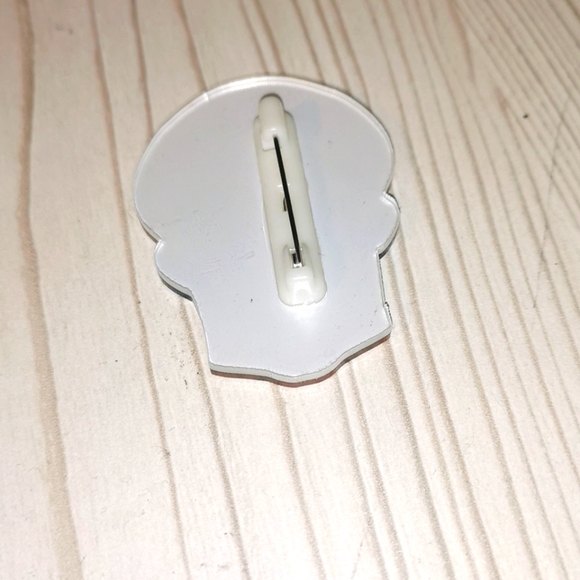 Skull Pin - Picture 2 of 2